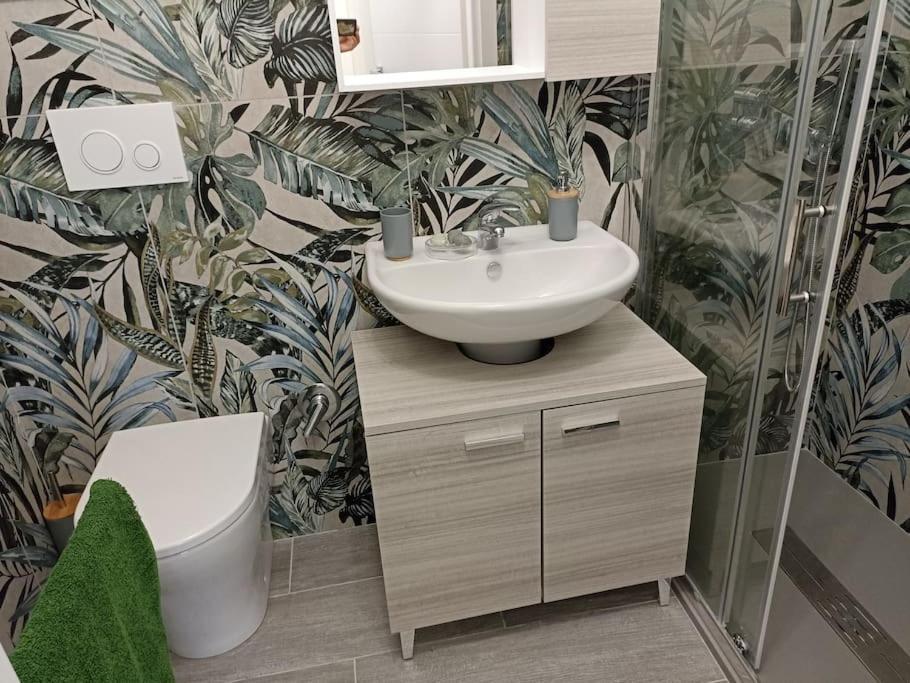 Iris Apartment, Comfort E Stile Nel Cuore Di Bisceglie Exterior photo