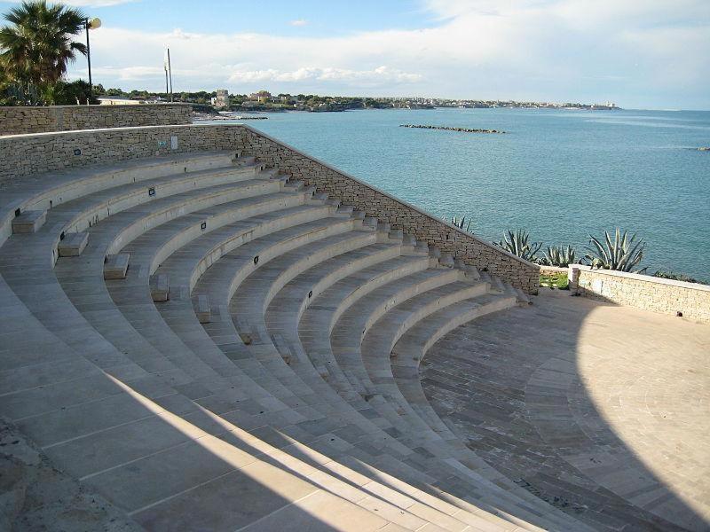 Iris Apartment, Comfort E Stile Nel Cuore Di Bisceglie Exterior photo